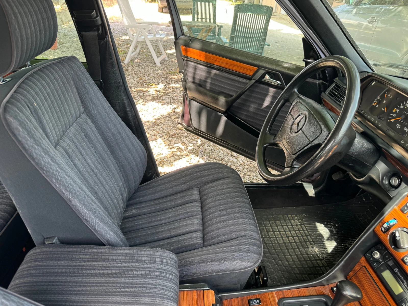 Mercedes-Benz 124 2.6 бензин  - изображение 7