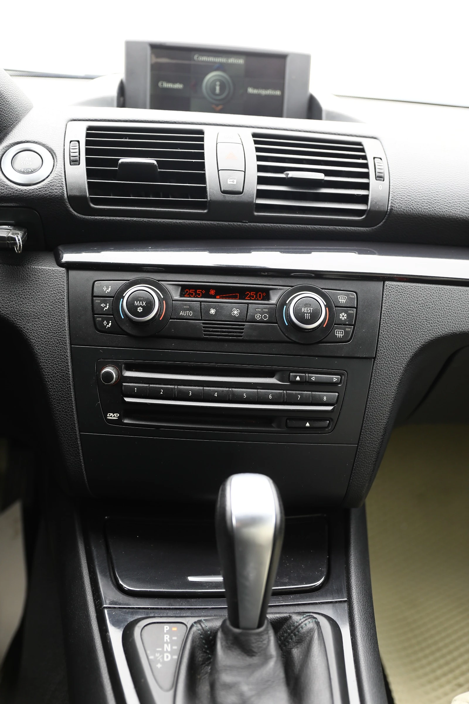 BMW 120 2.0D, снимка 14 - Автомобили и джипове - 54093896