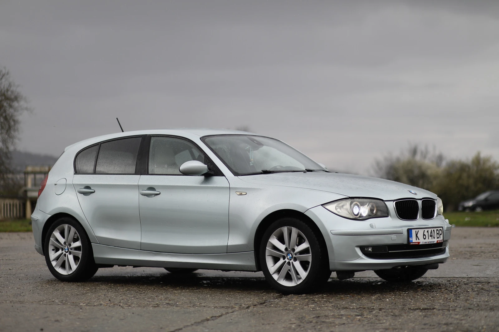 BMW 120 2.0D, снимка 9 - Автомобили и джипове - 54093896