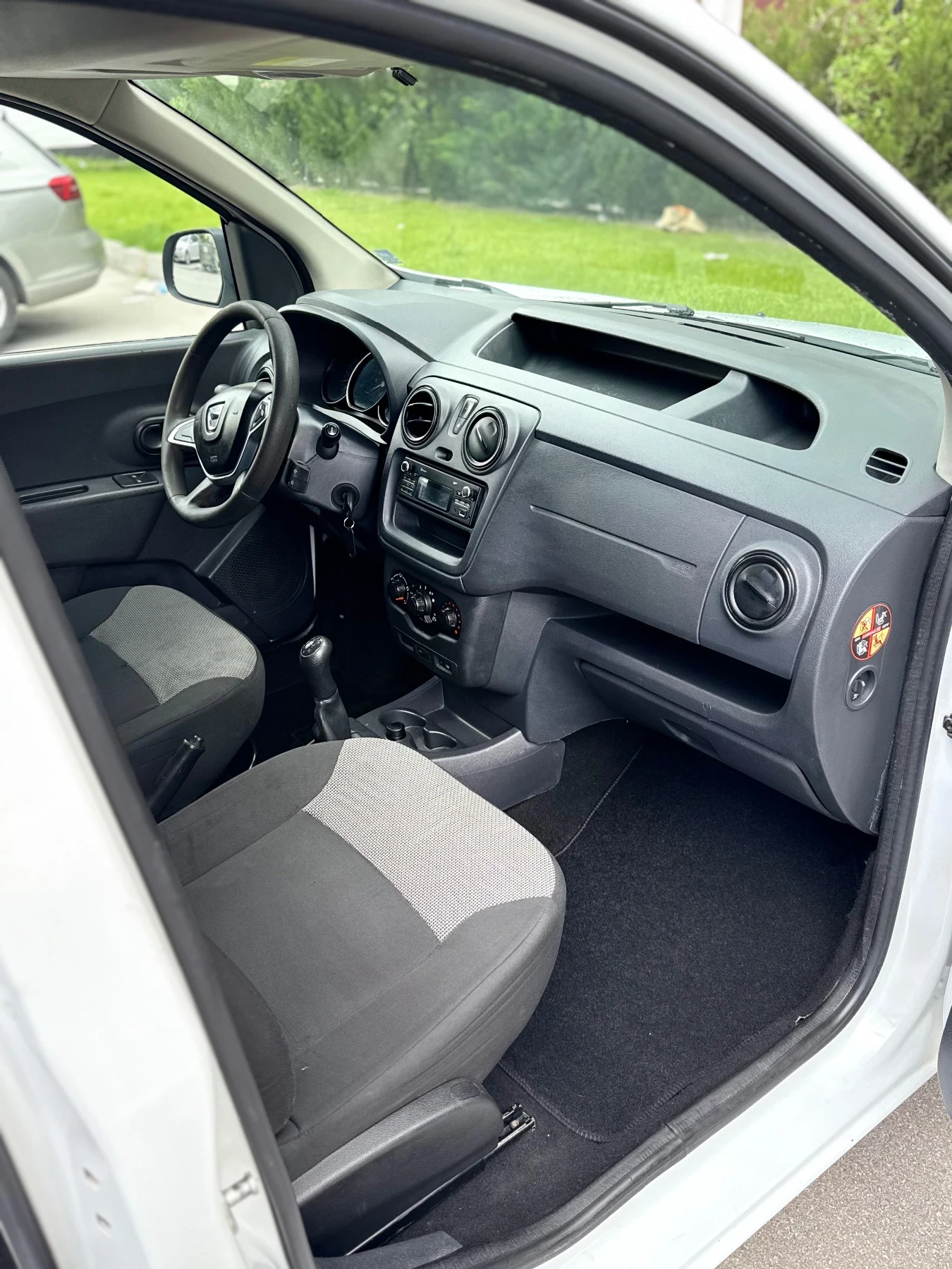 Dacia Dokker, снимка 11 - Автомобили и джипове - 54230290