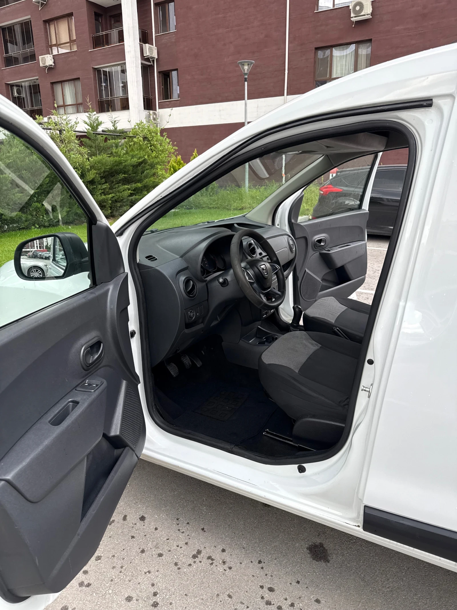 Dacia Dokker, снимка 12 - Автомобили и джипове - 54230290