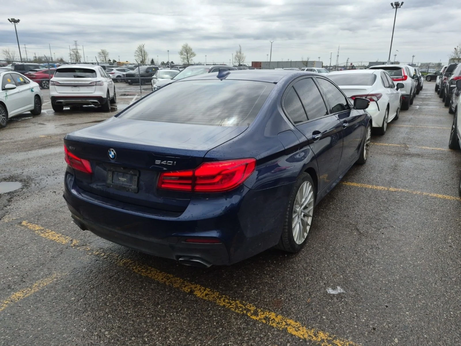BMW 540 xDrive* 360* MPACK* АвтоКредит* (ЦЕНА ДО БГ), снимка 3 - Автомобили и джипове - 54478546