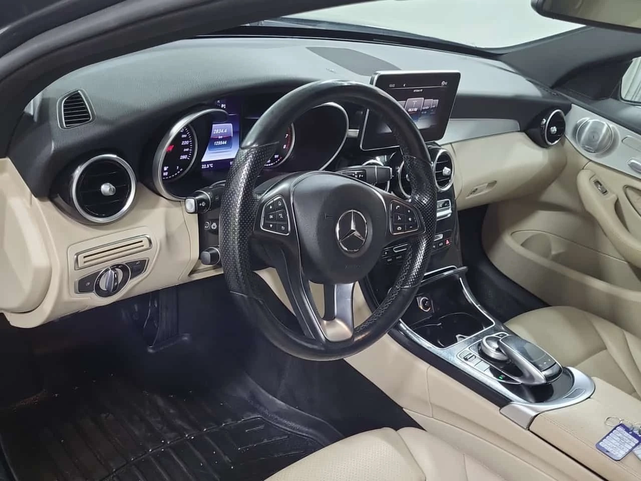 Mercedes-Benz C 300 * CARFAX * ЦЕНА ДО БГ, снимка 7 - Автомобили и джипове - 54727719
