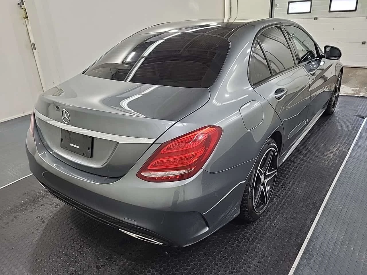 Mercedes-Benz C 300 * CARFAX * ЦЕНА ДО БГ, снимка 3 - Автомобили и джипове - 54727719