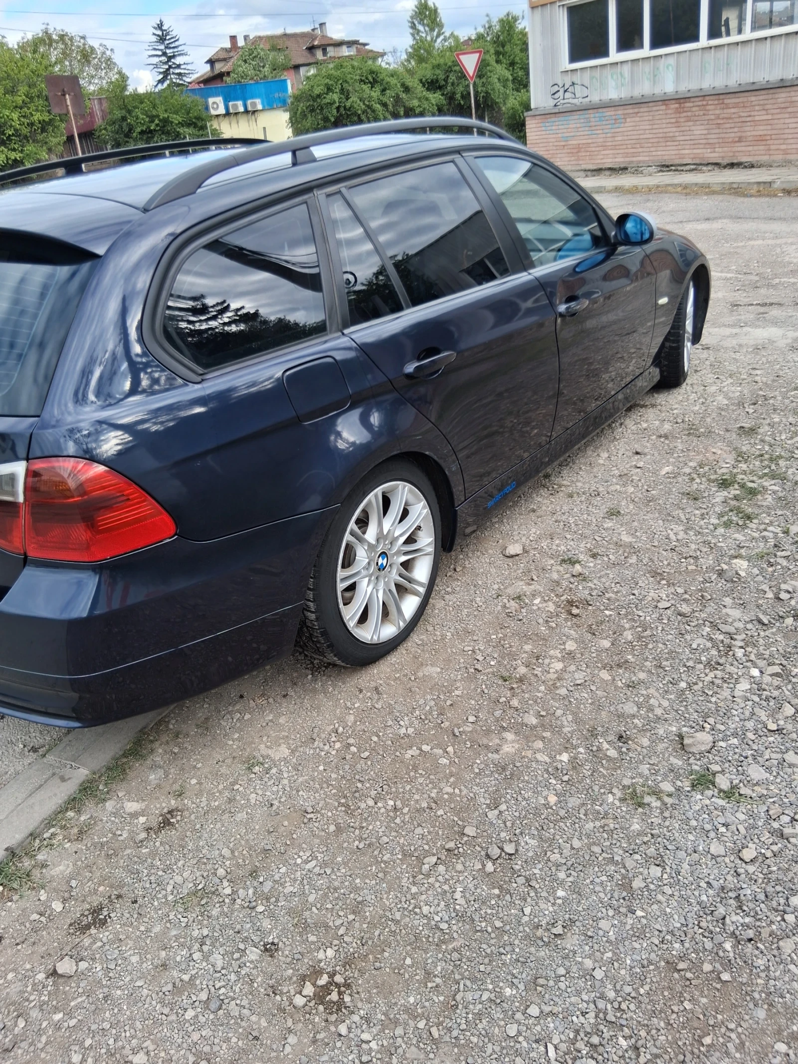 BMW 320, снимка 4 - Автомобили и джипове - 55124322
