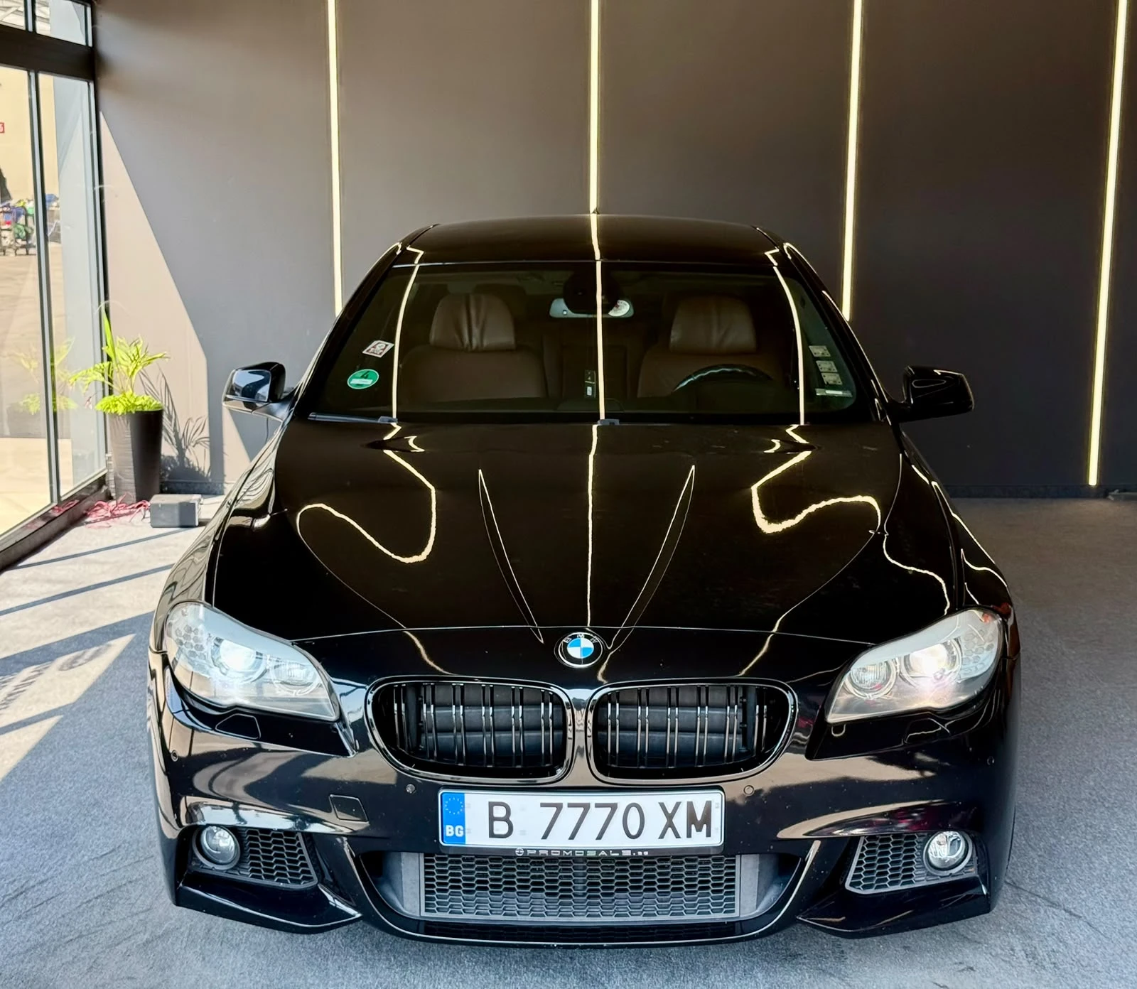 BMW 530 M Paket* H&U* Подгрев* ЛИЗИНГ, снимка 2 - Автомобили и джипове - 55575550