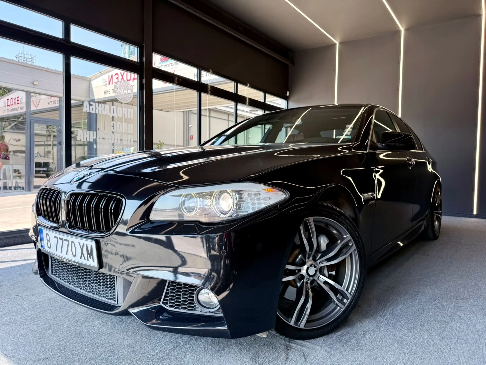 BMW 530 M Paket* H&U* Подгрев* ЛИЗИНГ, снимка 3 - Автомобили и джипове - 55575550