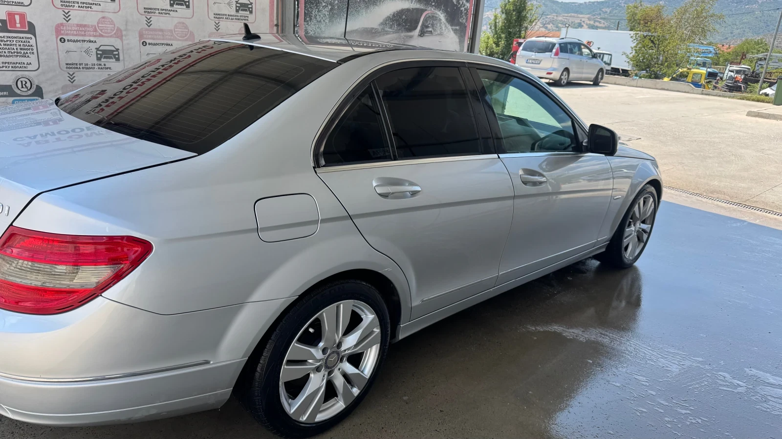 Mercedes-Benz C 220, снимка 4 - Автомобили и джипове - 55630323