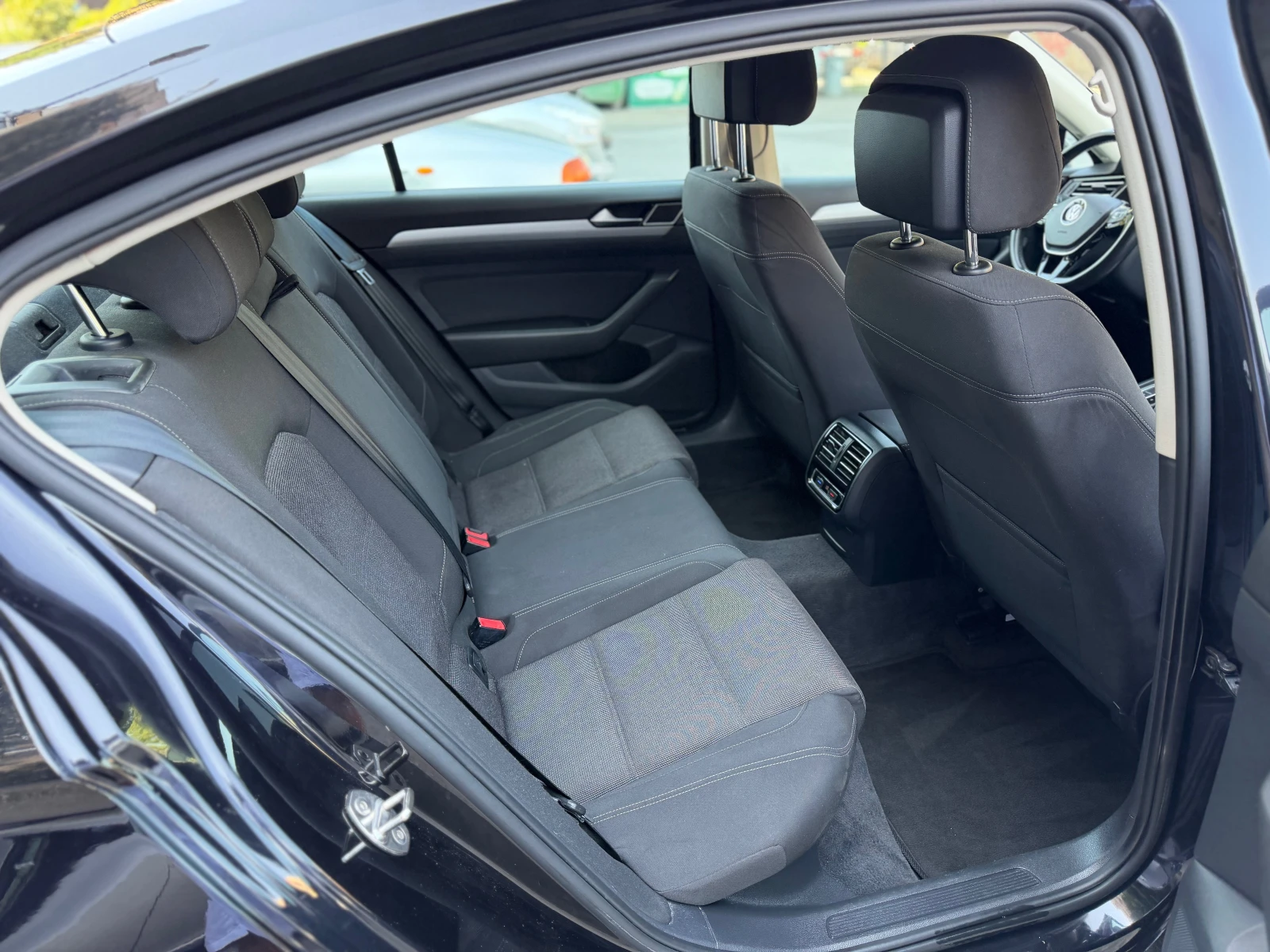 VW Passat, снимка 10 - Автомобили и джипове - 55768223