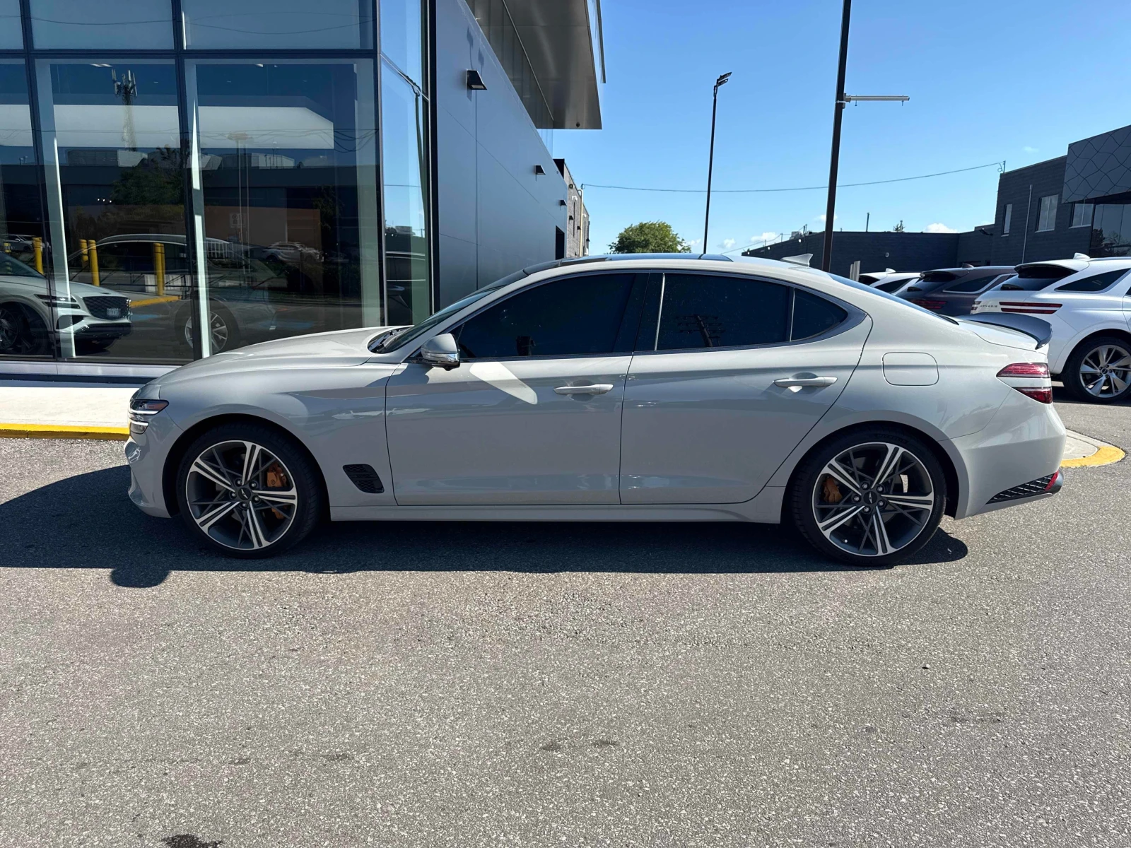 Genesis G70 * 3.3T Sport * CARFAX * ОПЦИЯ ЗА ФИНАНСИРАНЕ, снимка 2 - Автомобили и джипове - 55978855