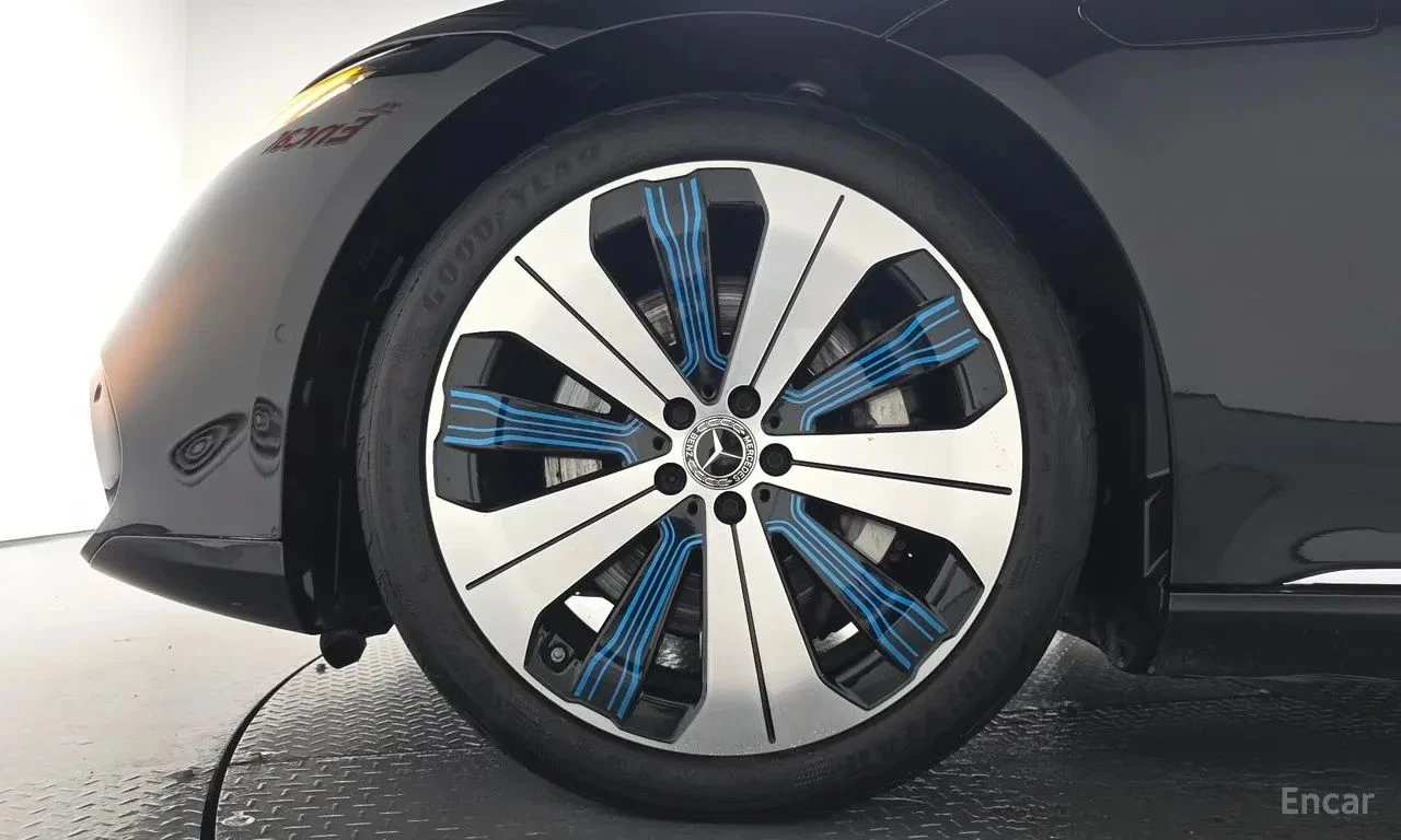 Mercedes-Benz EQS, снимка 5 - Автомобили и джипове - 56689256