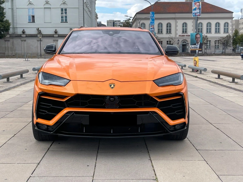 Lamborghini Urus / PEARL CAPSULE/CERAMIC/CARBON/STYLE/B&O/PANO/23/ , снимка 2 - Автомобили и джипове - 49177964