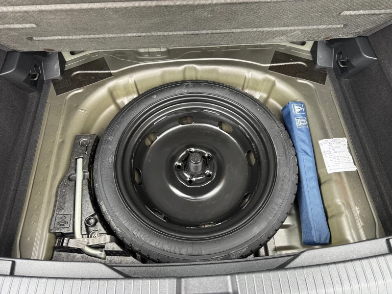 VW T-Roc, снимка 16 - Автомобили и джипове - 53057256