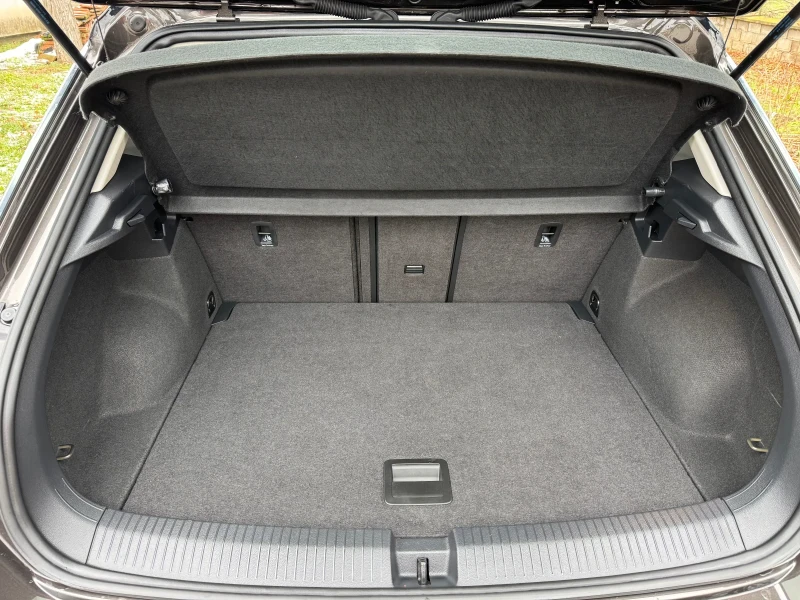 VW T-Roc, снимка 15 - Автомобили и джипове - 53057256