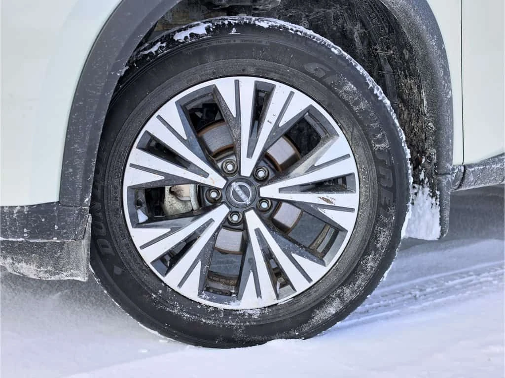 Nissan Rogue * SV AWD | Panoramic Roof | Push Start | Htd Seat  | Mobile.bg � ����������� 2