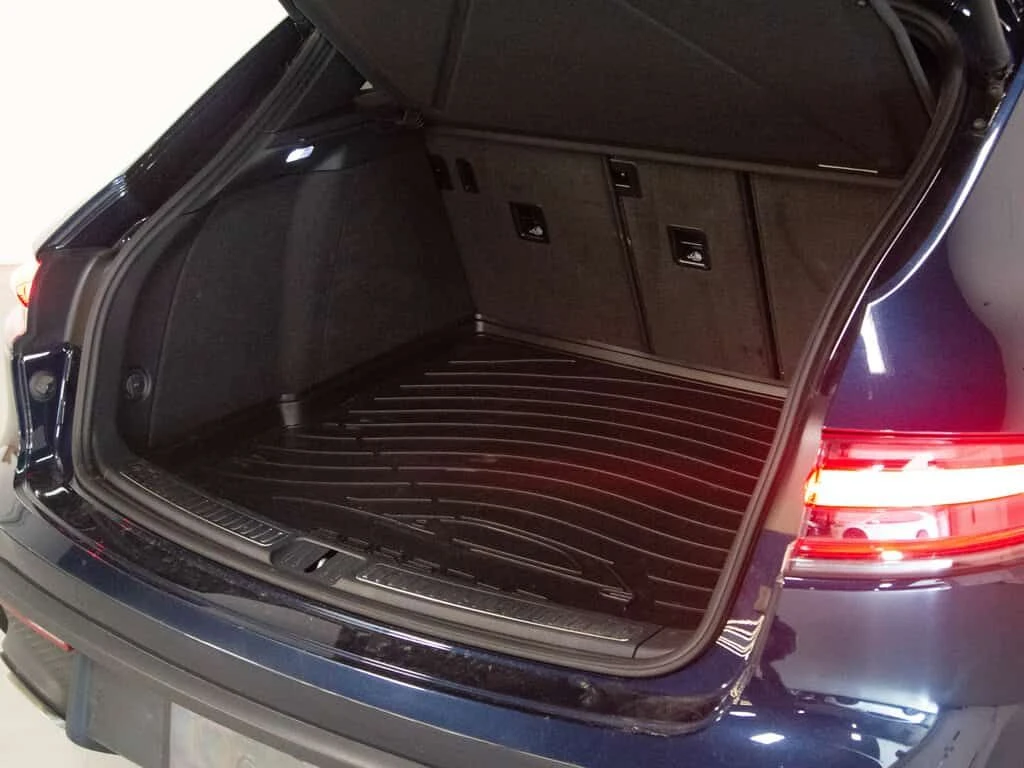 Porsche Macan * PREMIUM PLUS PACKAGE | 19" RIM | PANO * CARF, снимка 11 - Автомобили и джипове - 53975886