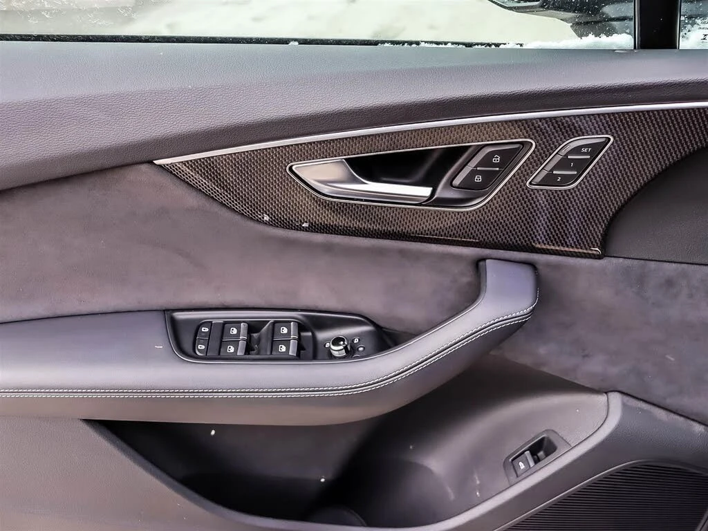 Audi SQ7 Quattro* АвтоКредит* (ЦЕНА ДО БГ), снимка 6 - Автомобили и джипове - 54041339