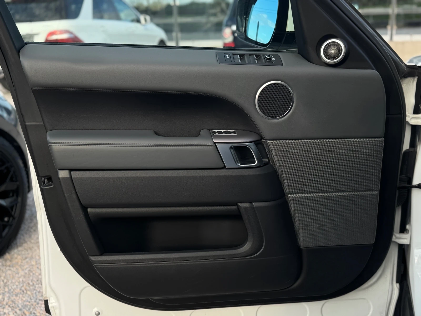 Land Rover Range Rover Sport 3.0HSE , снимка 10 - Автомобили и джипове - 54590569