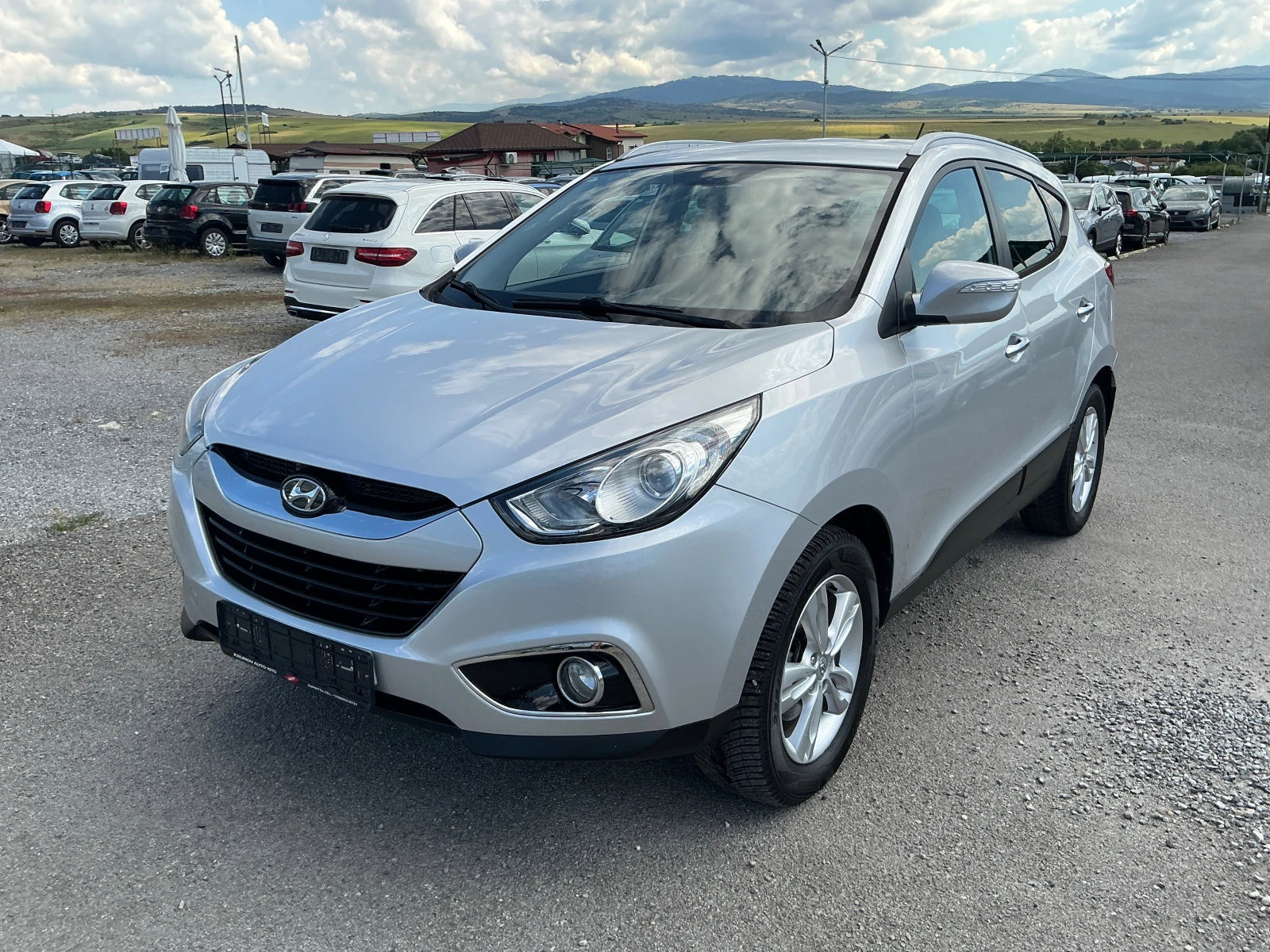 Hyundai IX35 2.0 CRDI, снимка 3 - Автомобили и джипове - 54968563