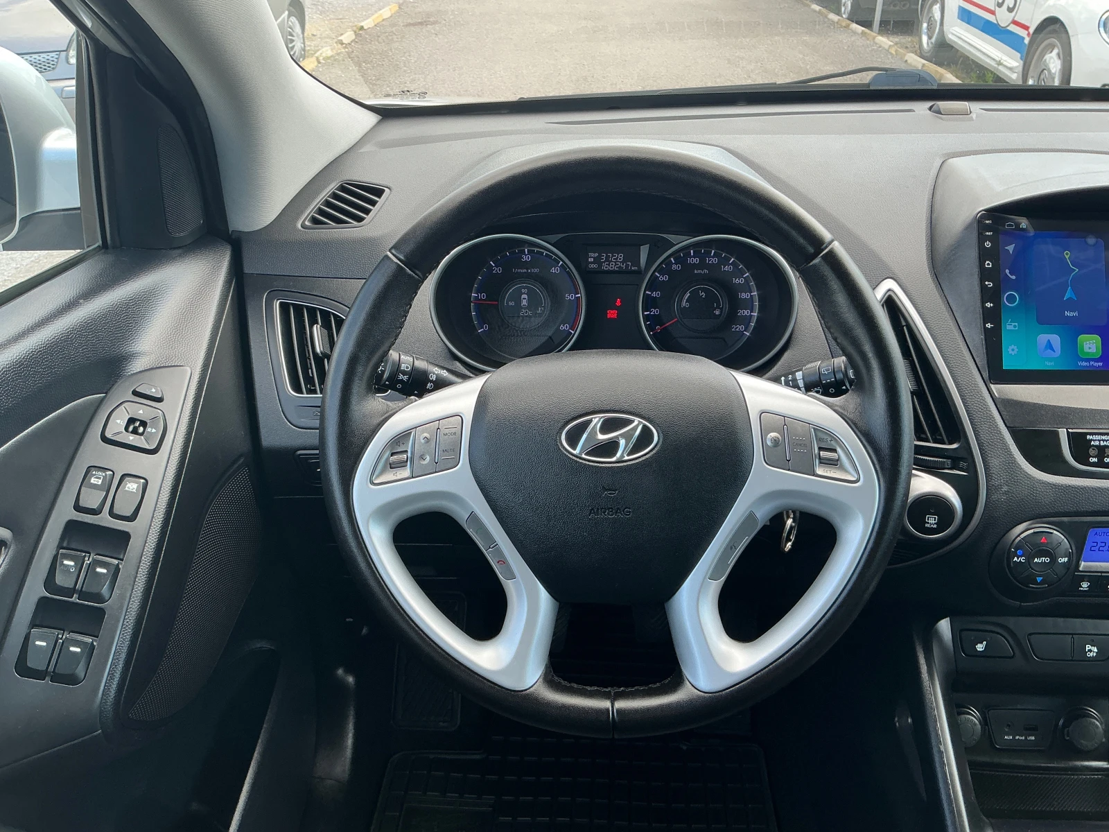 Hyundai IX35 2.0 CRDI, снимка 11 - Автомобили и джипове - 54968563