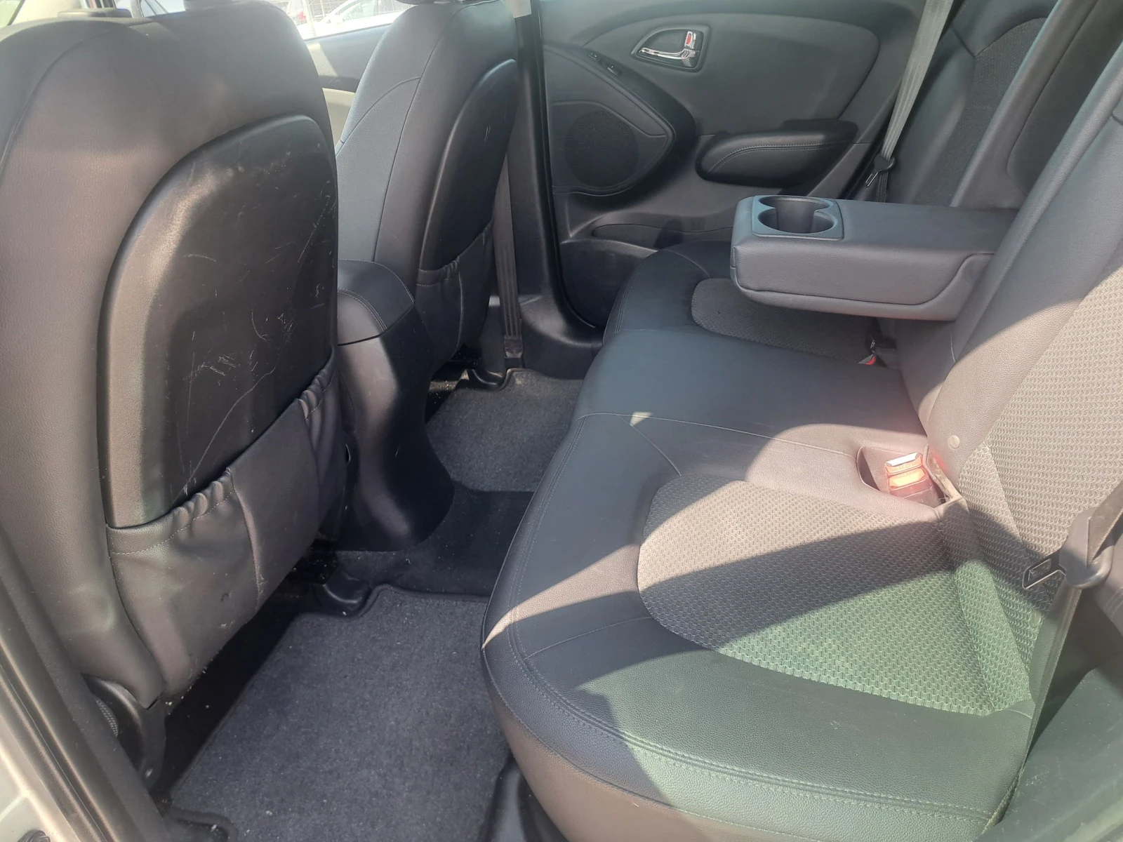 Hyundai IX35 2.0 AUTOMATIC  4X4, снимка 9 - Автомобили и джипове - 55938187