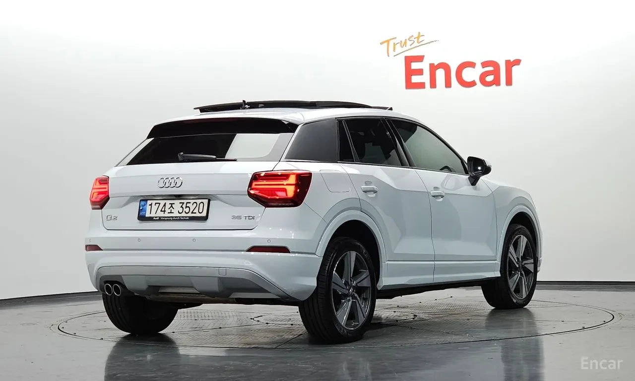 Audi Q2 35 TDI Premium* Люк* Камера, снимка 2 - Автомобили и джипове - 56680320