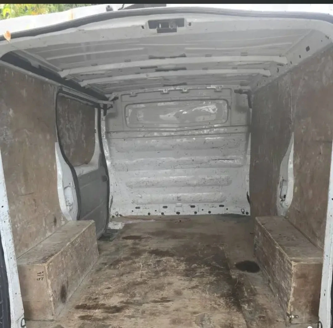 Opel Vivaro, снимка 4 - Бусове и автобуси - 56250505