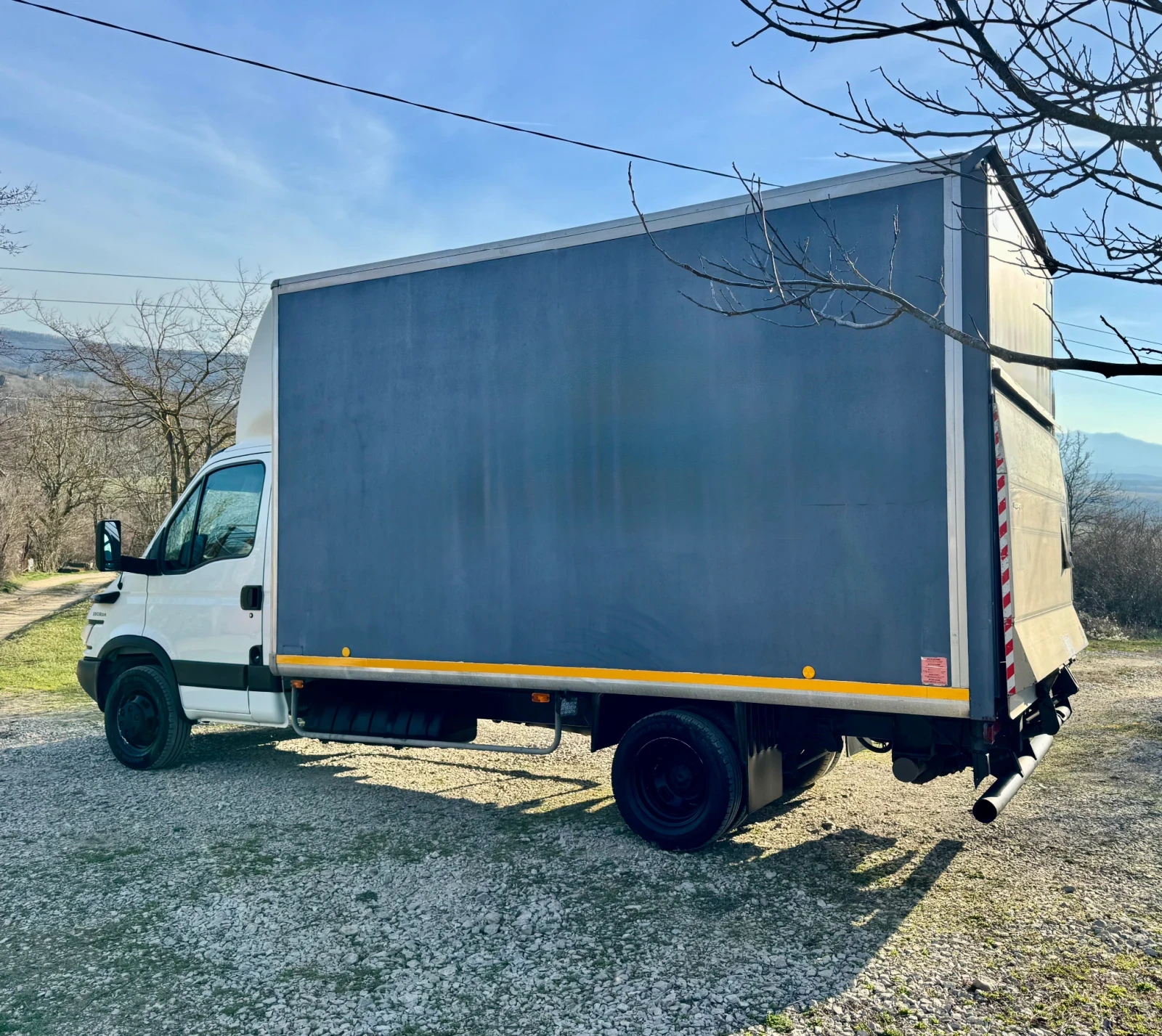 Iveco Daily 4.30м. ДЪЛЖИНА* Падащ борд* Реален пробег, снимка 5 - Бусове и автобуси - 56252983