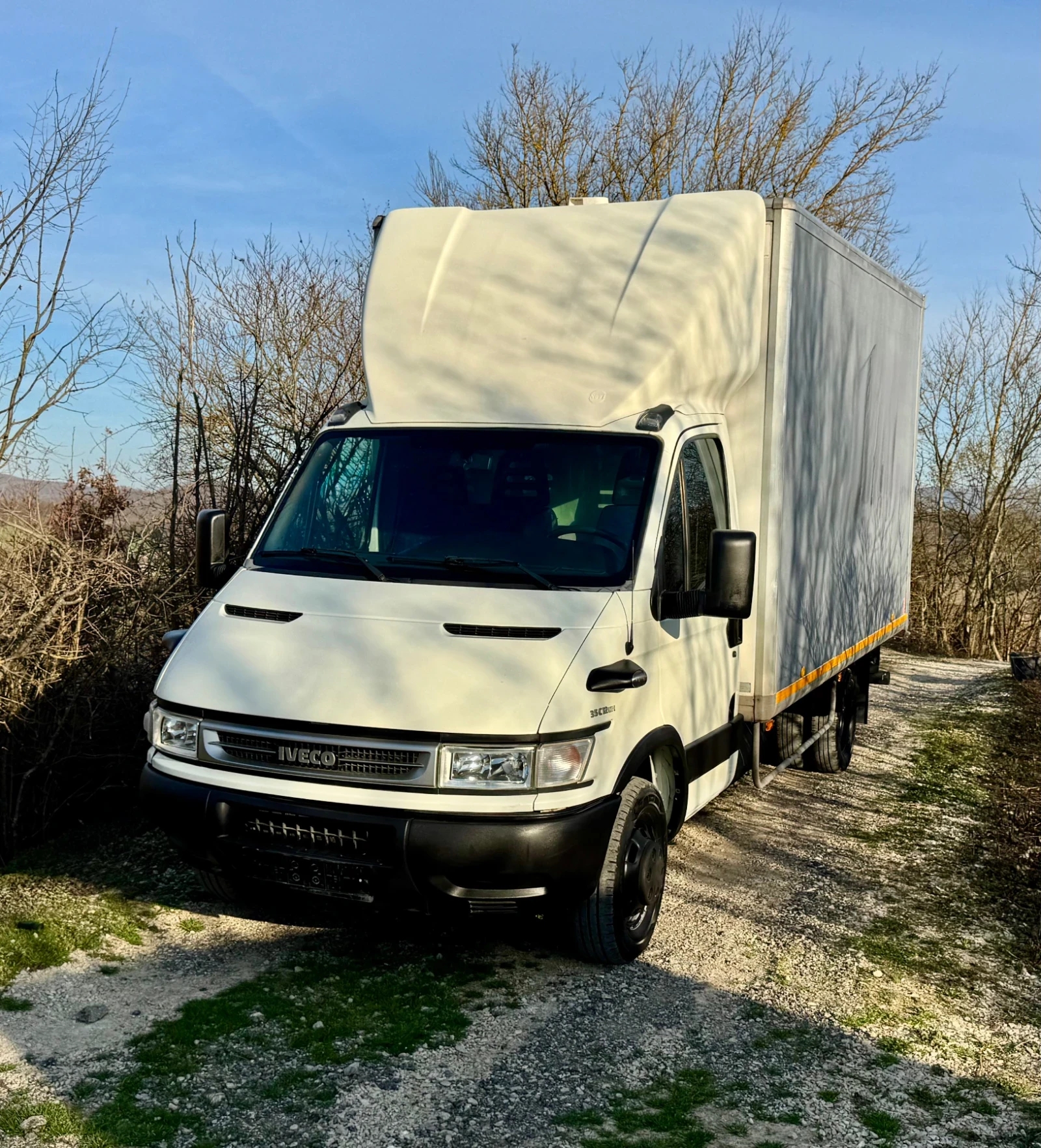 Iveco Daily 4.30м. ДЪЛЖИНА* Падащ борд* Реален пробег, снимка 2 - Бусове и автобуси - 56252983