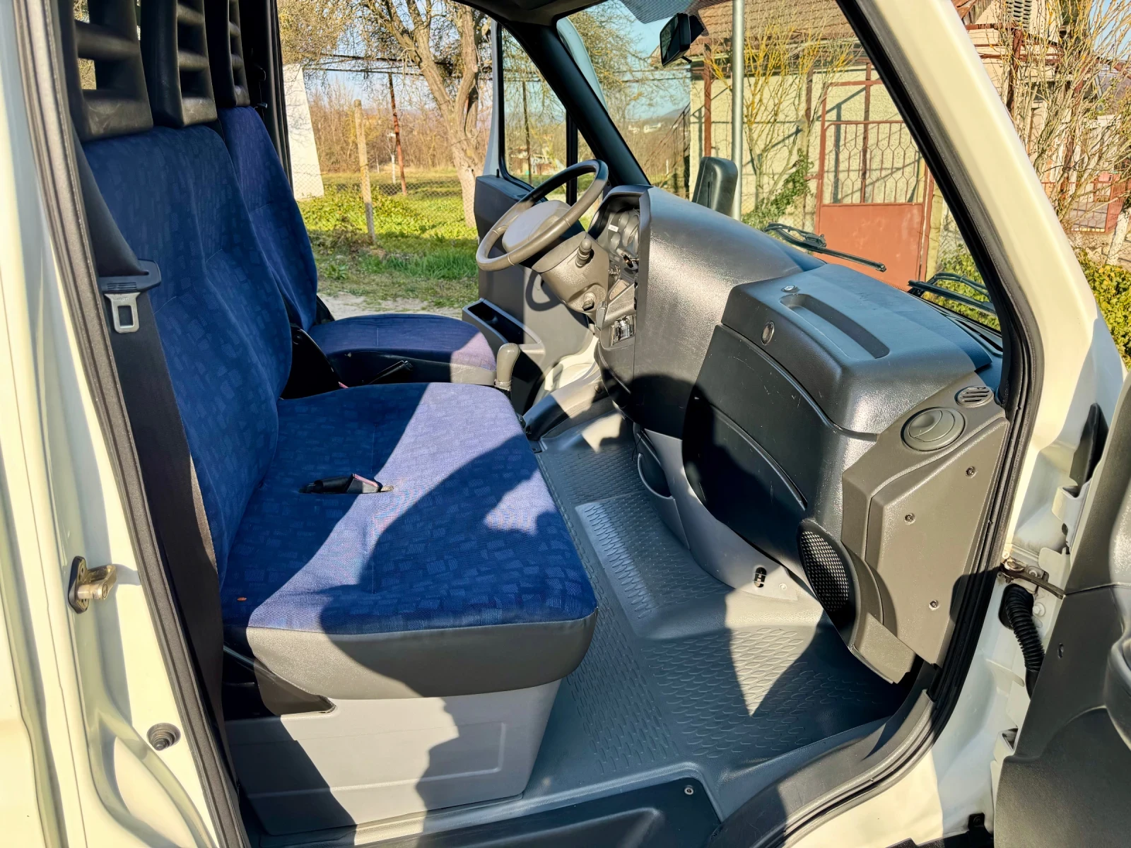 Iveco Daily 4.30м. ДЪЛЖИНА* Падащ борд* Реален пробег, снимка 17 - Бусове и автобуси - 56252983
