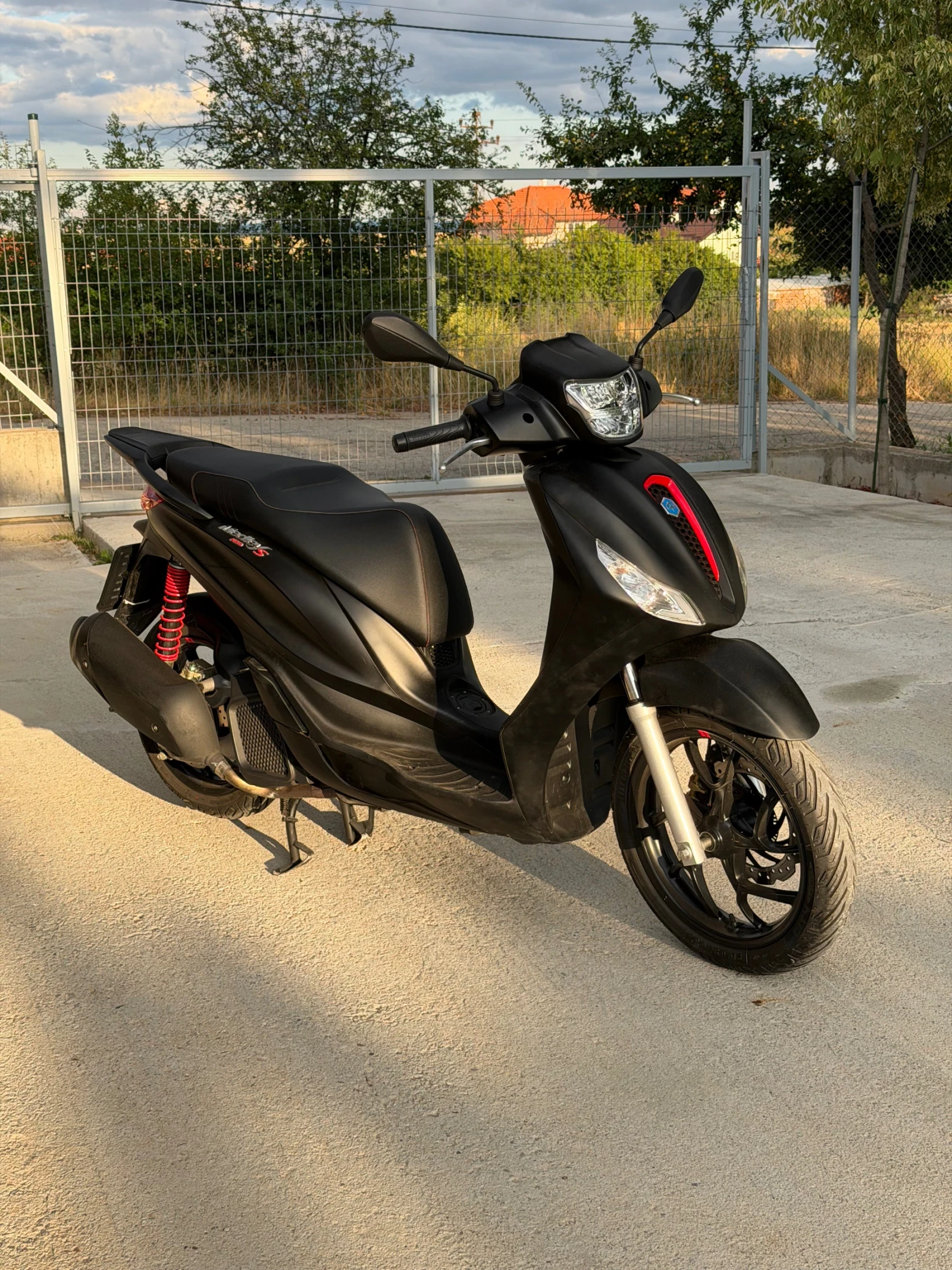 Piaggio Medley S 125, снимка 6 - Мотоциклети и мототехника - 55838100