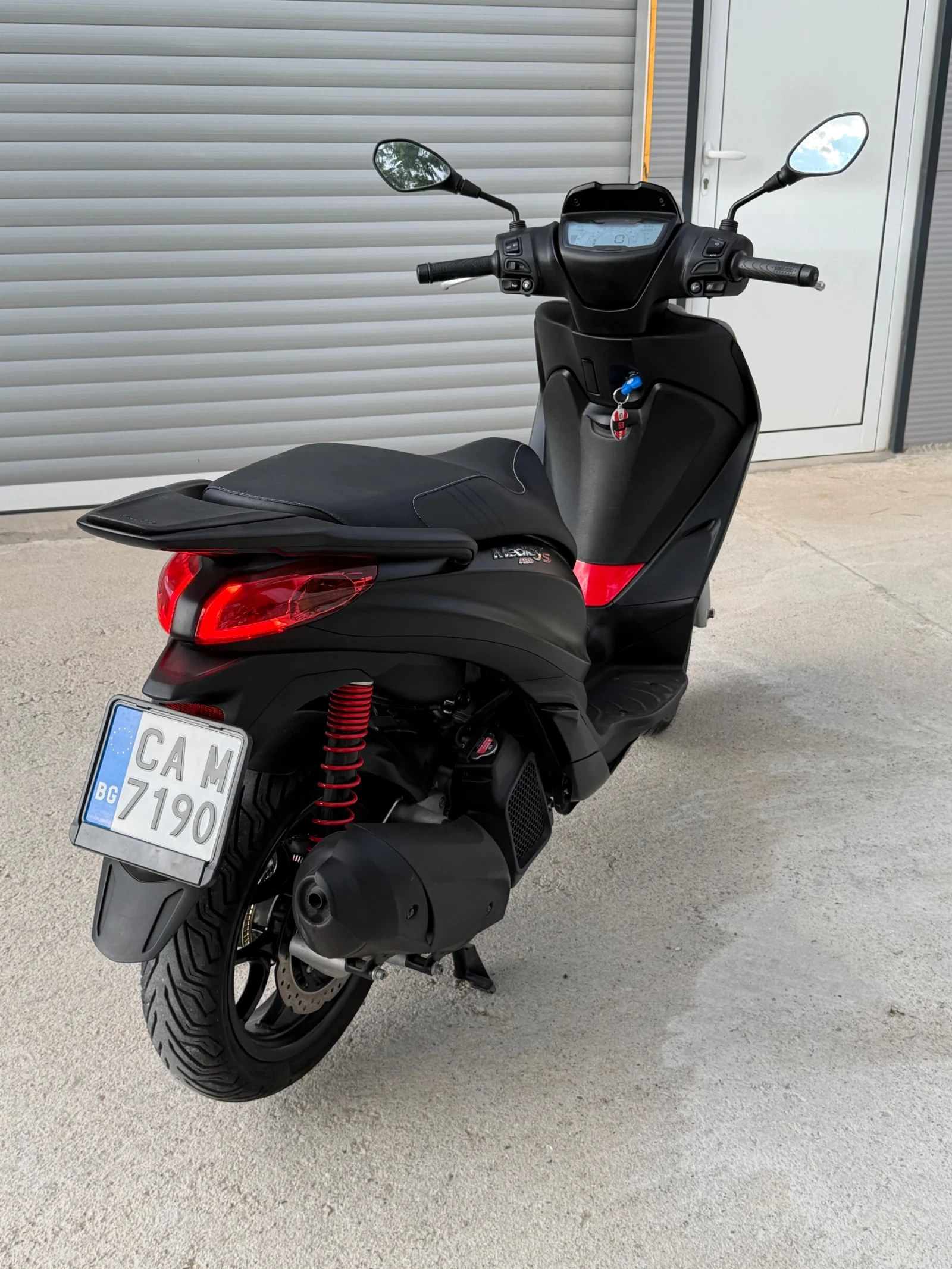 Piaggio Medley S 125, снимка 4 - Мотоциклети и мототехника - 55838100