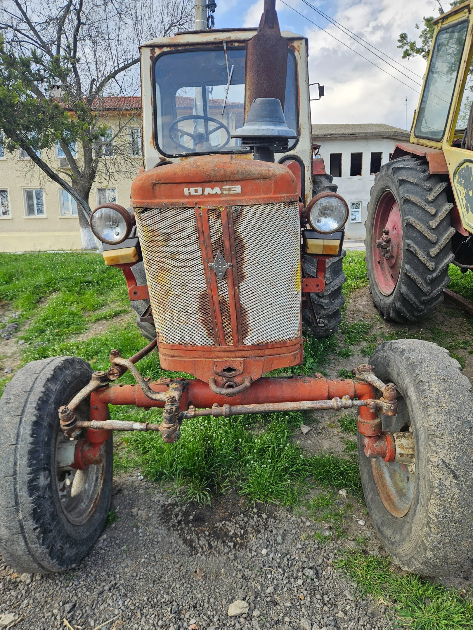 Трактор ЮМЗ