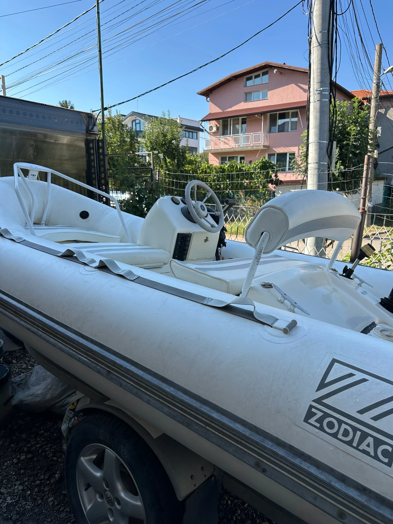 Надуваема лодка Zodiac Yachtline 380 