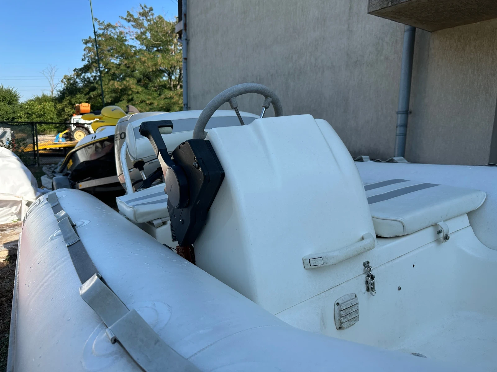 Надуваема лодка Zodiac Yachtline 380 , снимка 7 - Воден транспорт - 55629235
