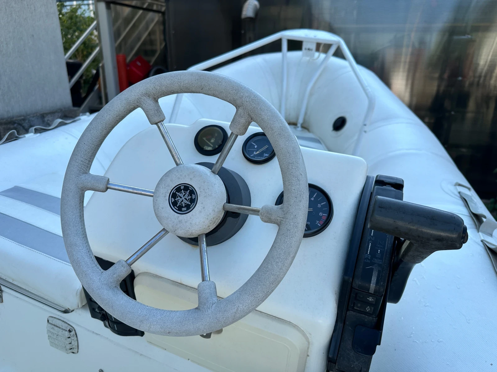 Надуваема лодка Zodiac Yachtline 380 , снимка 13 - Воден транспорт - 55629235