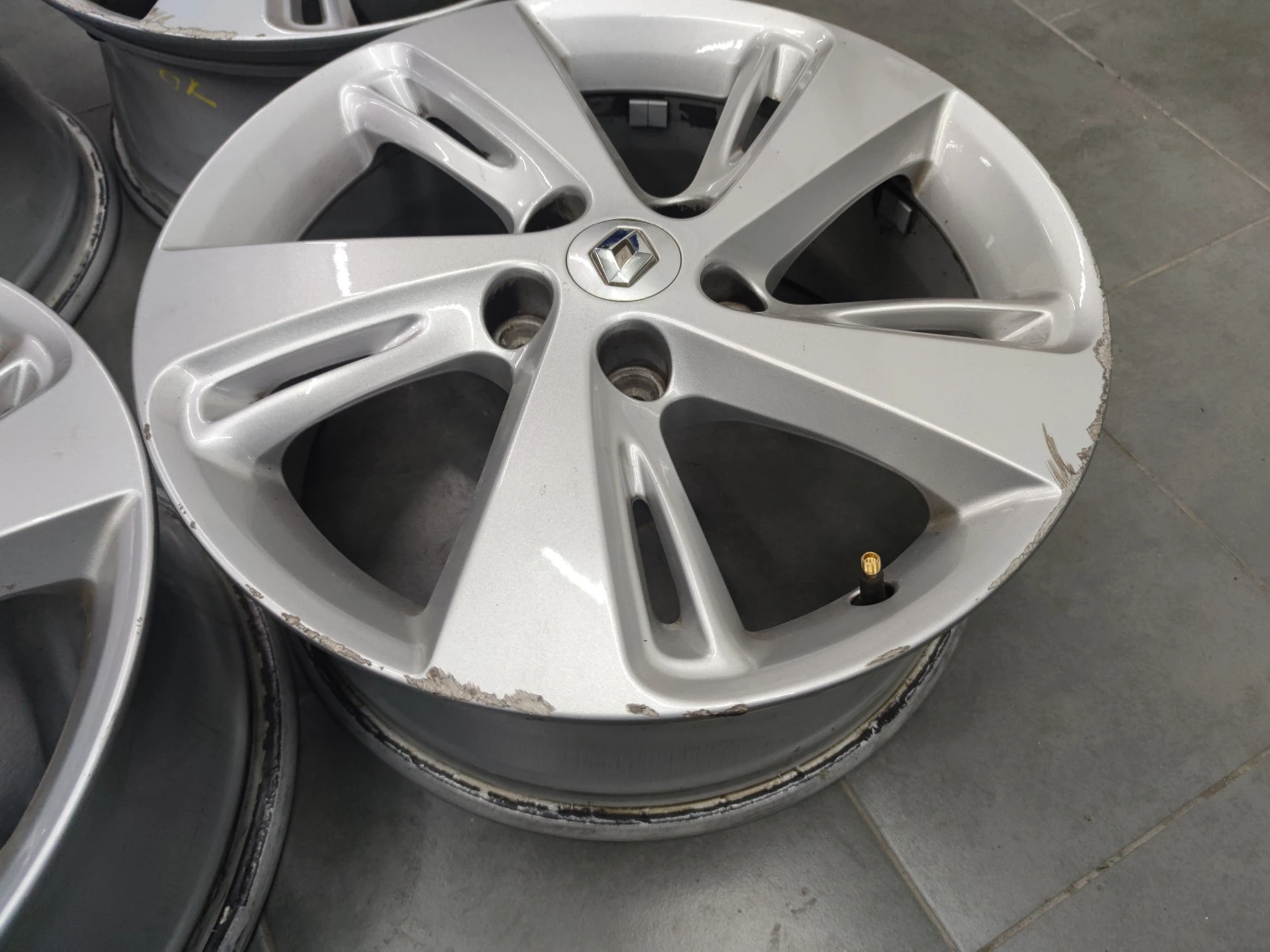   Renault | Mobile.bg   11