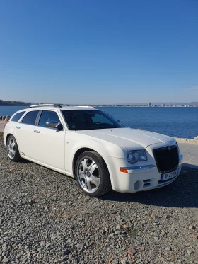 Chrysler 300c 5, 7L HEMI 4x4 GAZ, снимка 2