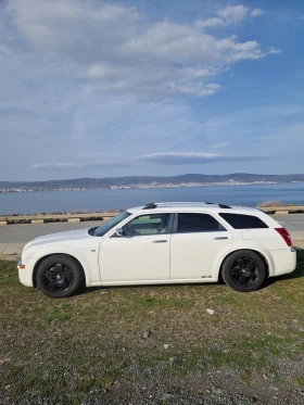 Chrysler 300c 5, 7L HEMI 4x4 GAZ, снимка 3