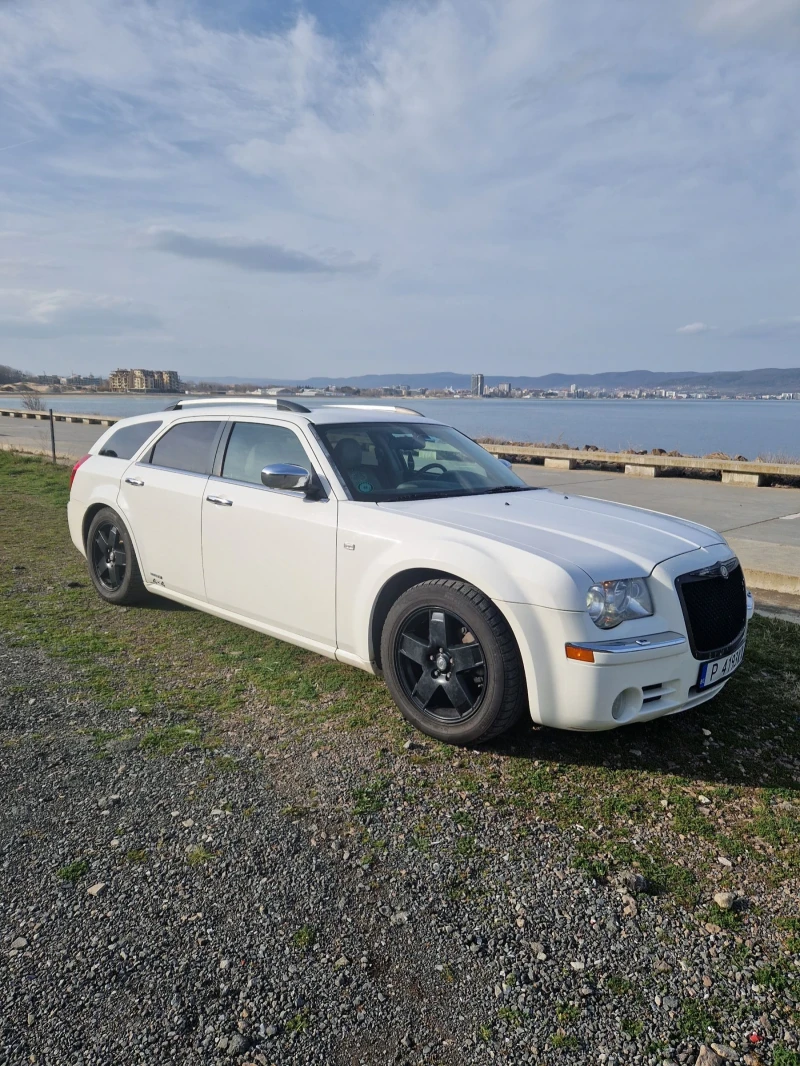 Chrysler 300c 5, 7L HEMI 4x4 GAZ, снимка 1 - Автомобили и джипове - 49172536