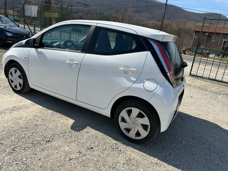 Toyota Aygo 1.0VVT-i, снимка 6 - Автомобили и джипове - 49438198