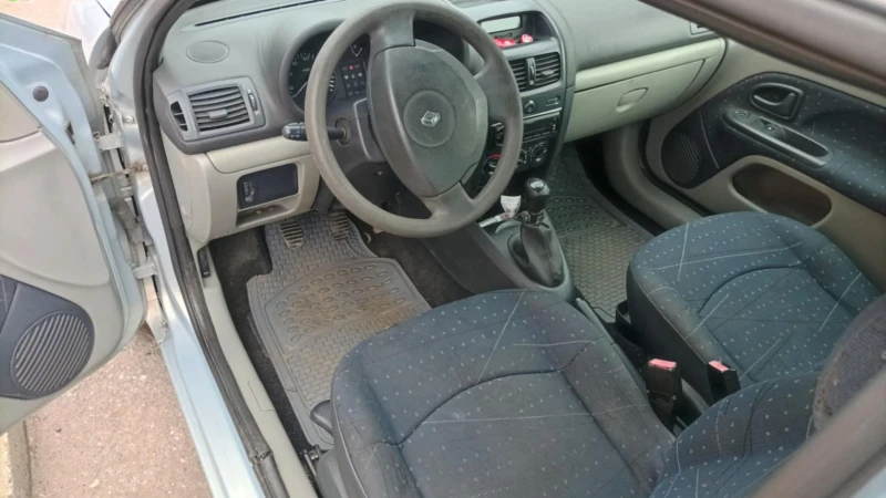 Renault Clio 1.2, снимка 5 - Автомобили и джипове - 49506133