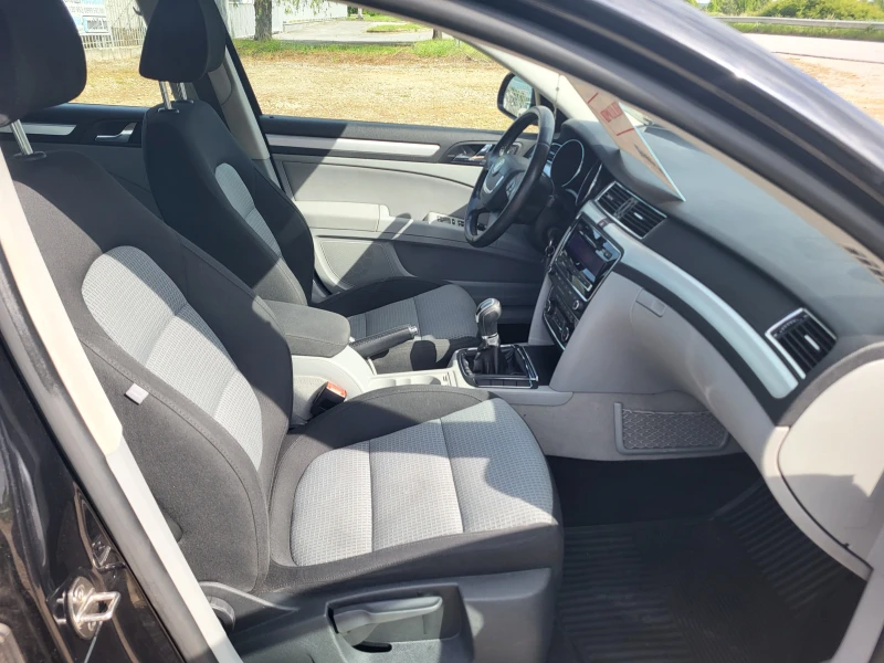 Skoda Superb 1.4TSi, снимка 13 - Автомобили и джипове - 50239380
