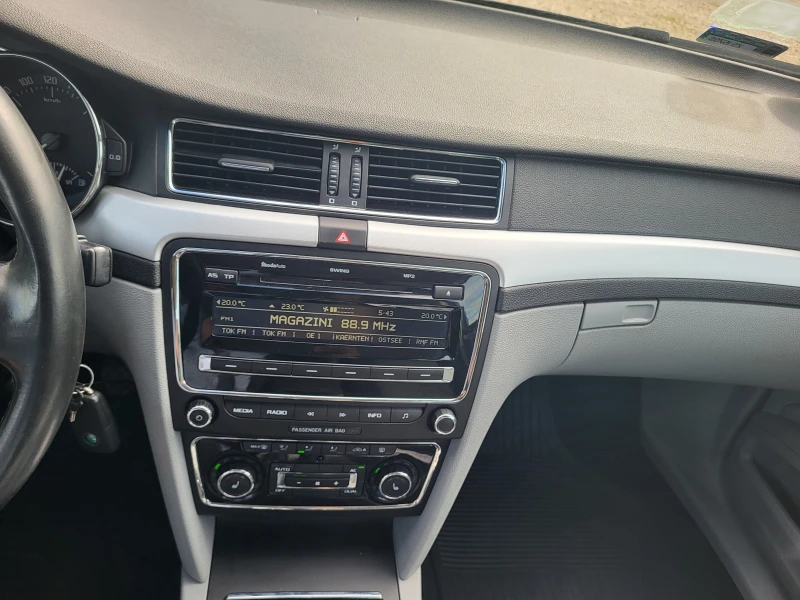 Skoda Superb 1.4TSi, снимка 16 - Автомобили и джипове - 50239380