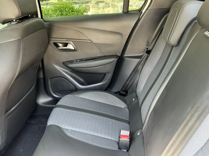 Peugeot 208 ЛИЗИНГ/Е-ACTIVE//DIGITAL/LED/360 CAM/50kWh, снимка 15 - Автомобили и джипове - 50900657