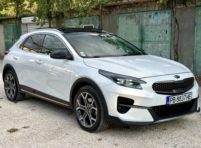 Kia XCeed 1.6CRDI Platinum/PANO/DIGITAL/ПОДГРЕВ/ОБДУХВАНЕ, снимка 3 - Автомобили и джипове - 52530437