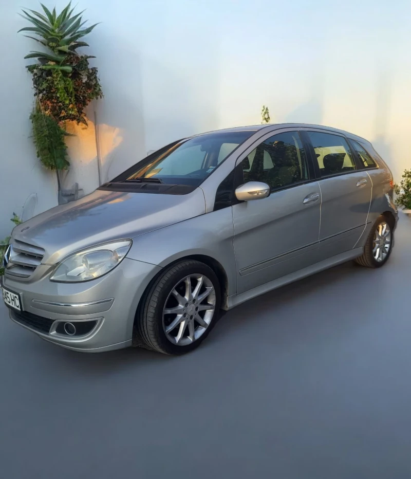 Mercedes-Benz B 200