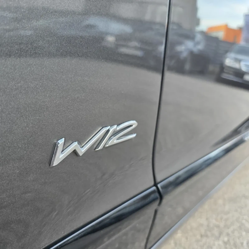 Bentley Flying Spur W12/First Edition/Naim/HUD/Massage/Pano, снимка 6 - Автомобили и джипове - 52829810