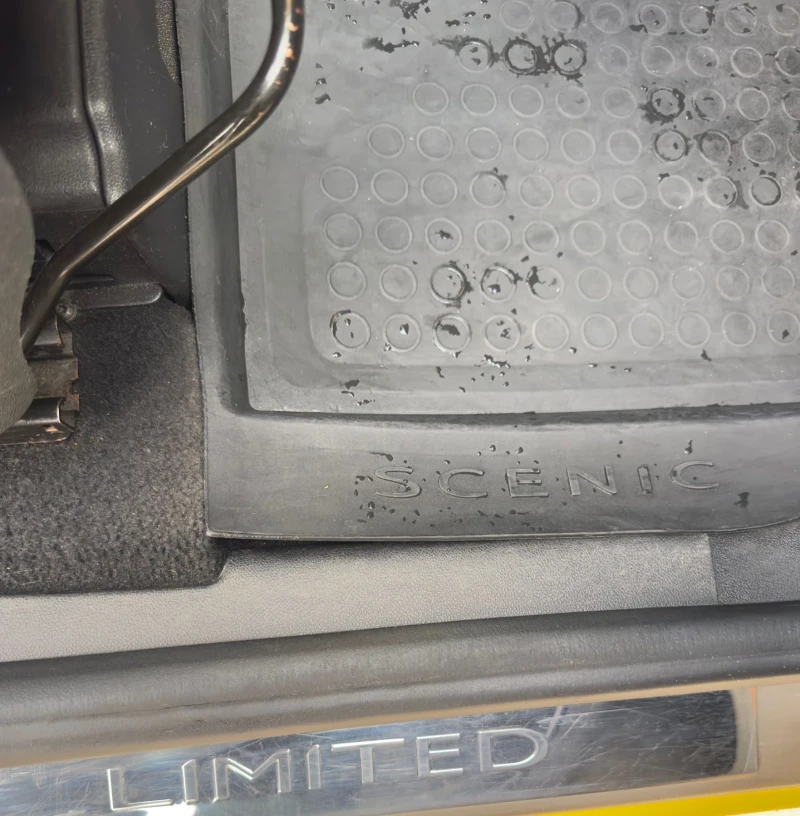 Renault Scenic 1.5 dci, снимка 12 - Автомобили и джипове - 53021468