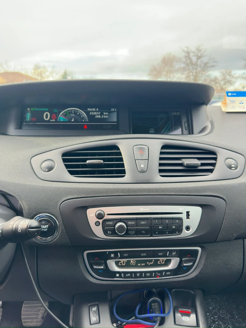 Renault Scenic 1.5 dci, снимка 9 - Автомобили и джипове - 53021468